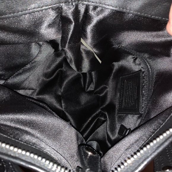 Coach signature brand new zip up detachable strap - Picture 8 of 8